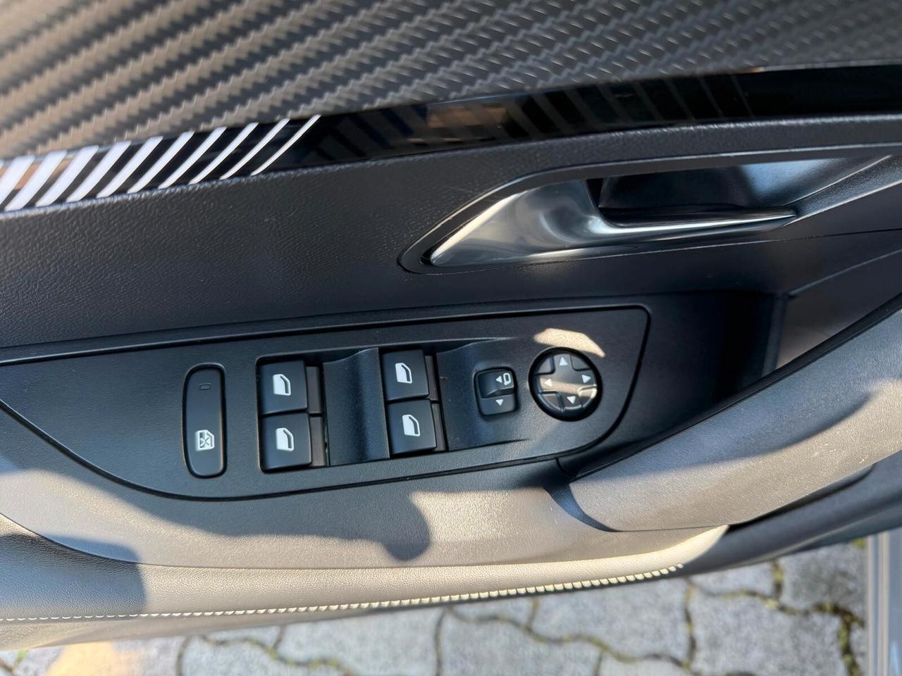 Peugeot 2008 PureTech 100 S&S Allure - ok neopatentati -