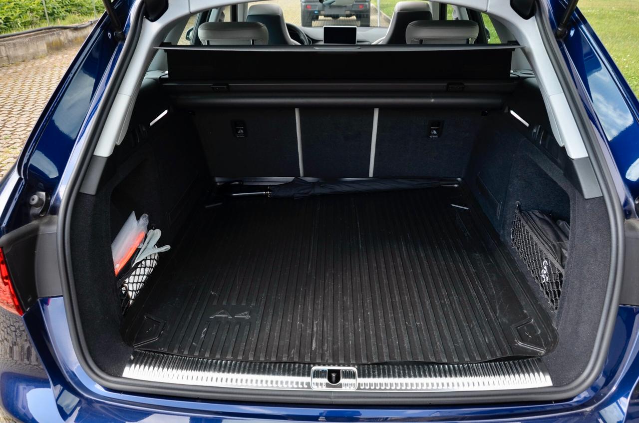 AUDI RS4 AVANT 2.9 TFSI QUATTRO 450cv TIPTRONIC, CRONOLOGIA SERVICE AUDI, UFF ITALIANA, FULL OPTIONAL, TETTO, SCARICO, HI-FI BANG & OLUFSEN, MATRIX, PERMUTE