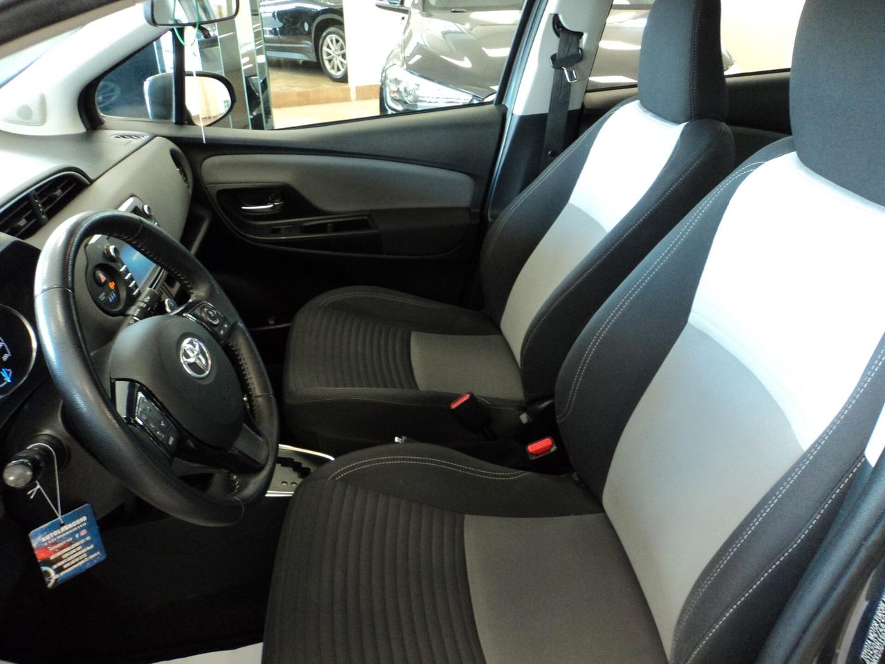 Toyota Yaris 1.5 Hybrid 5p. Cool