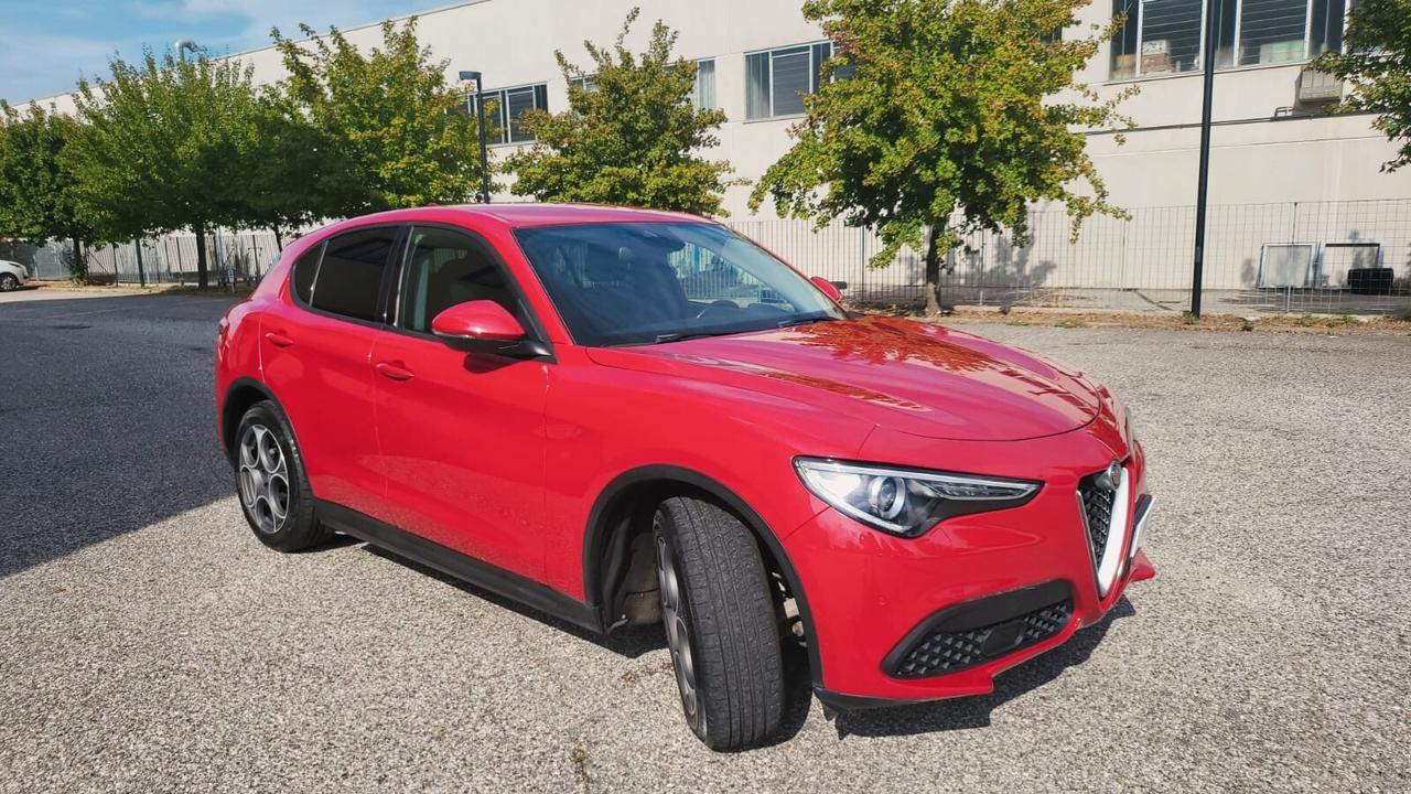 Alfa Romeo Stelvio 2.2 Turbodiesel 160 CV AT8 RWD Business