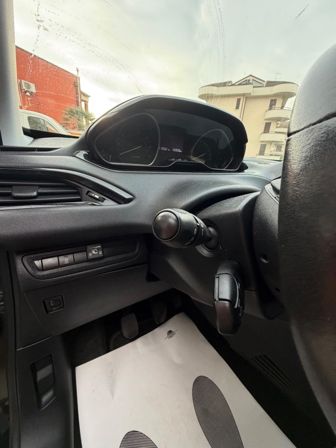 Peugeot 208 PureTech 82 5p. GPL Access