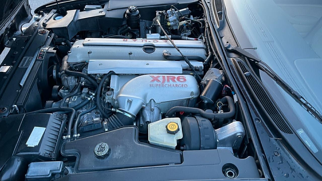 Jaguar XJR 4.0 325 cv con tetto apribile 1996 full