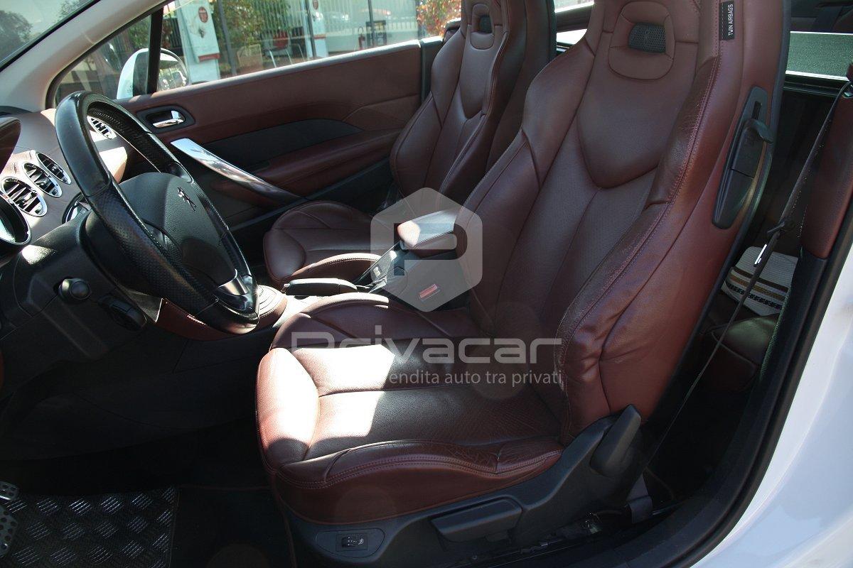 PEUGEOT 308 2.0 HDi 136CV CC aut. Féline