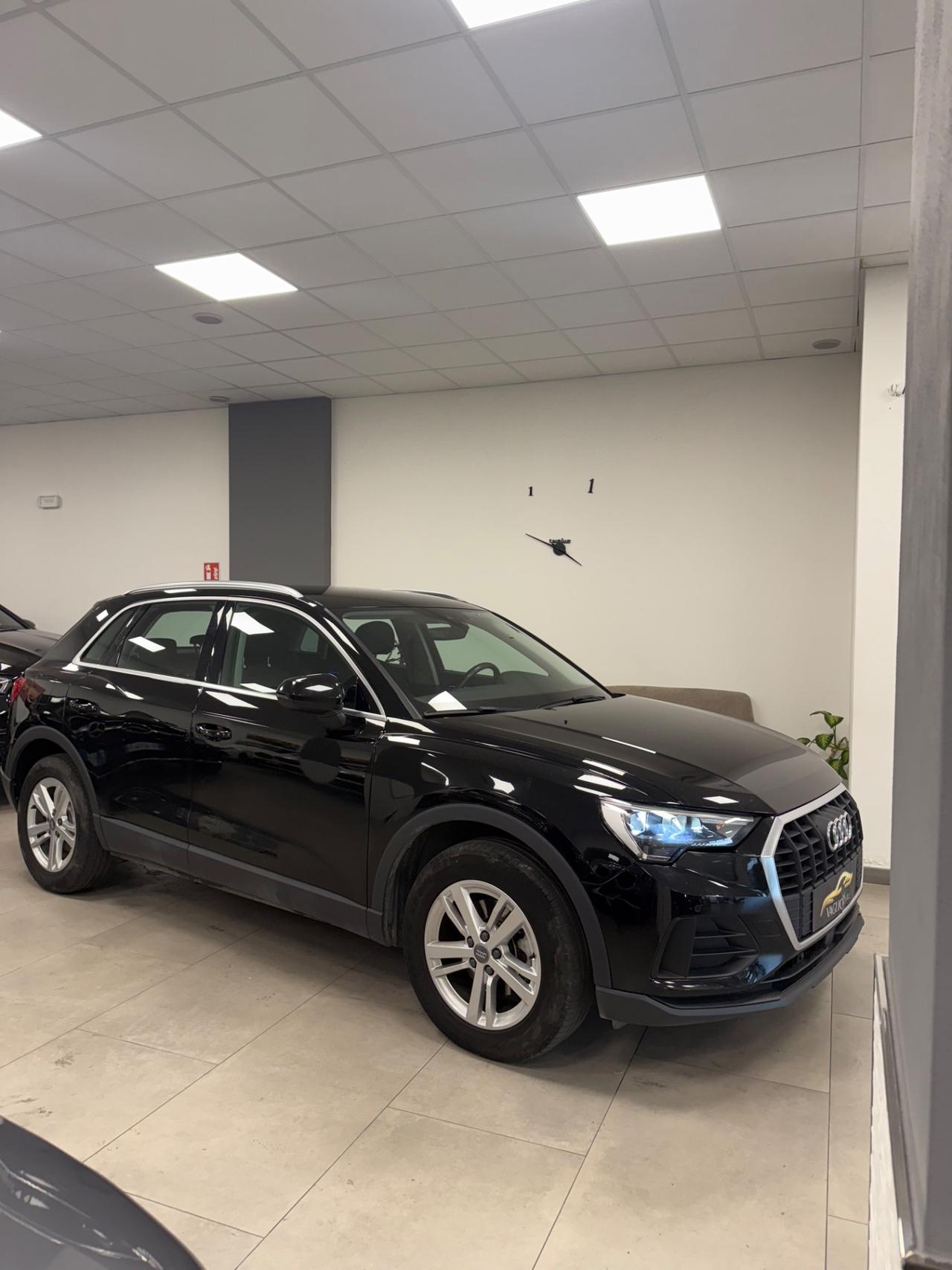 Audi Q3 35 TFSI Business Advanced