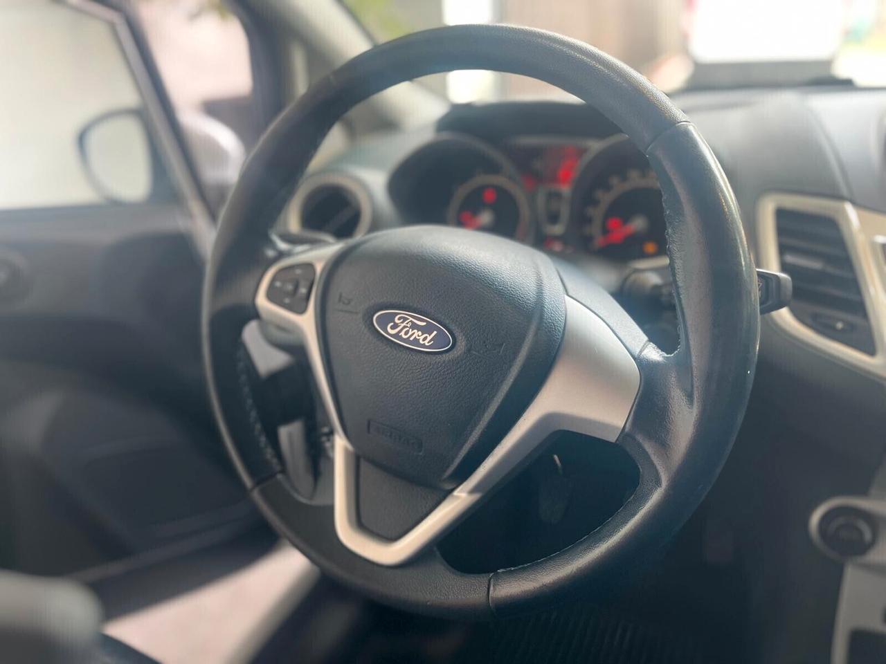 FORD FIESTA 1.2 60CV TITANIUM *UNICOPRO* *2012*