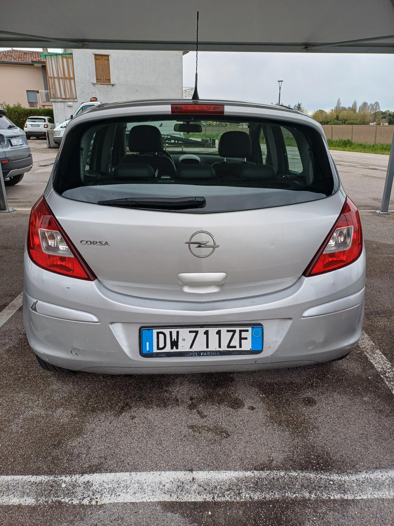 Opel Corsa 1.2 5 porte Easytronic Cosmo adatta a neopatentati