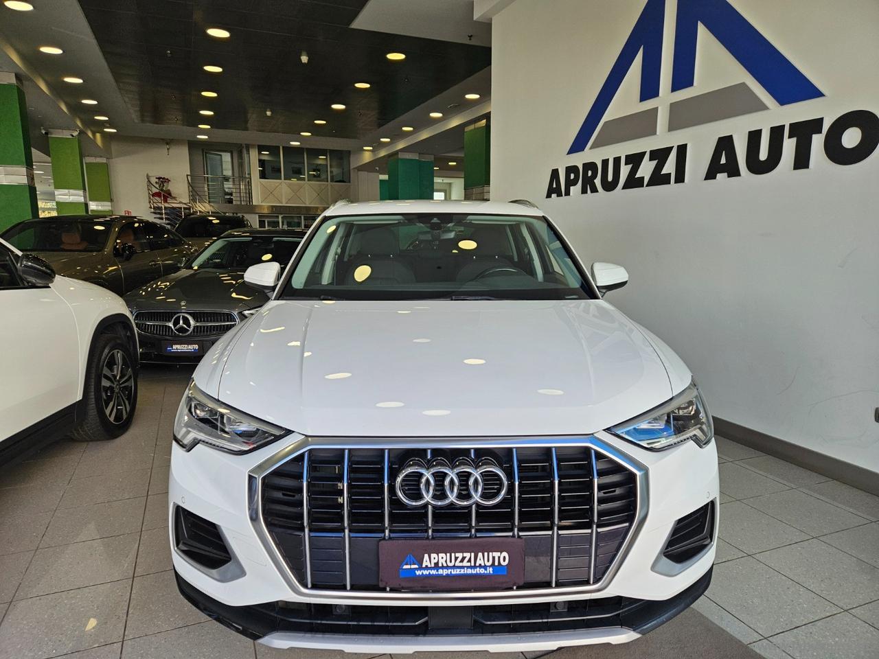 AUDI Q3 35 TDI S tronic Business Advanced