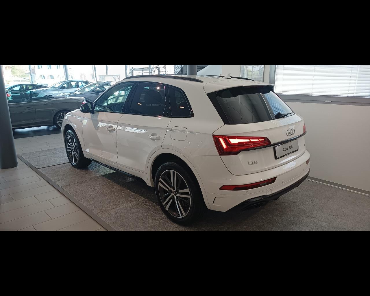 AUDI Q5 55 TFSIe S-TRONIC QUATTRO S-LINE PLUS