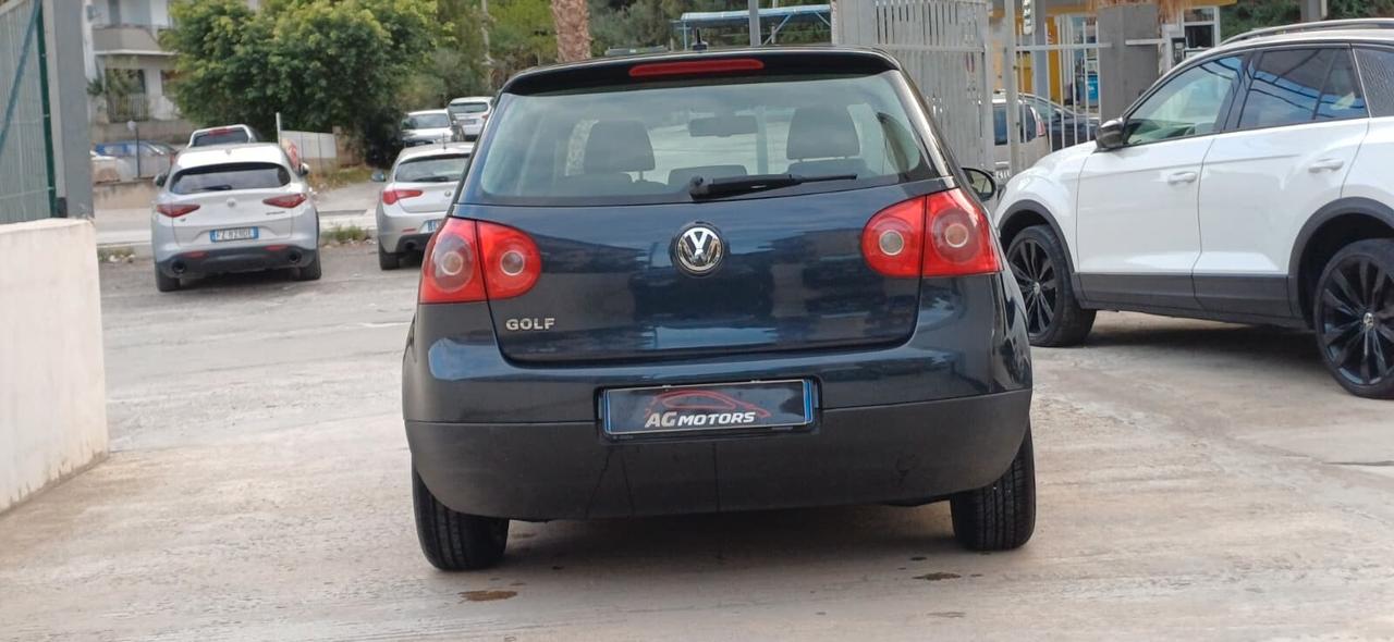 Volkswagen Golf 2.0 TDI DPF 5p. Sportline
