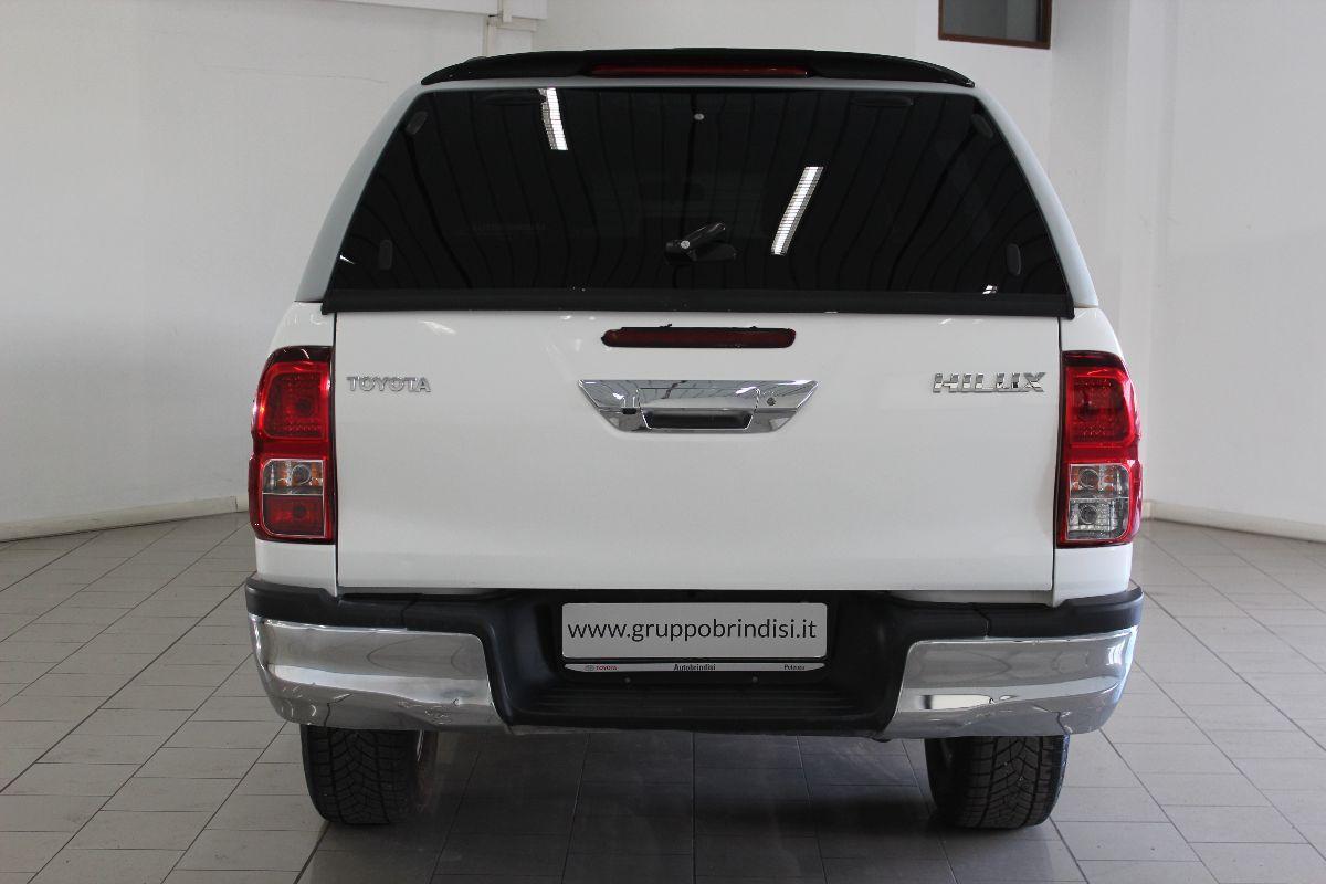 TOYOTA - HILUX 2,4 D-4D DOUBLE CAB LOUNGE 4WD