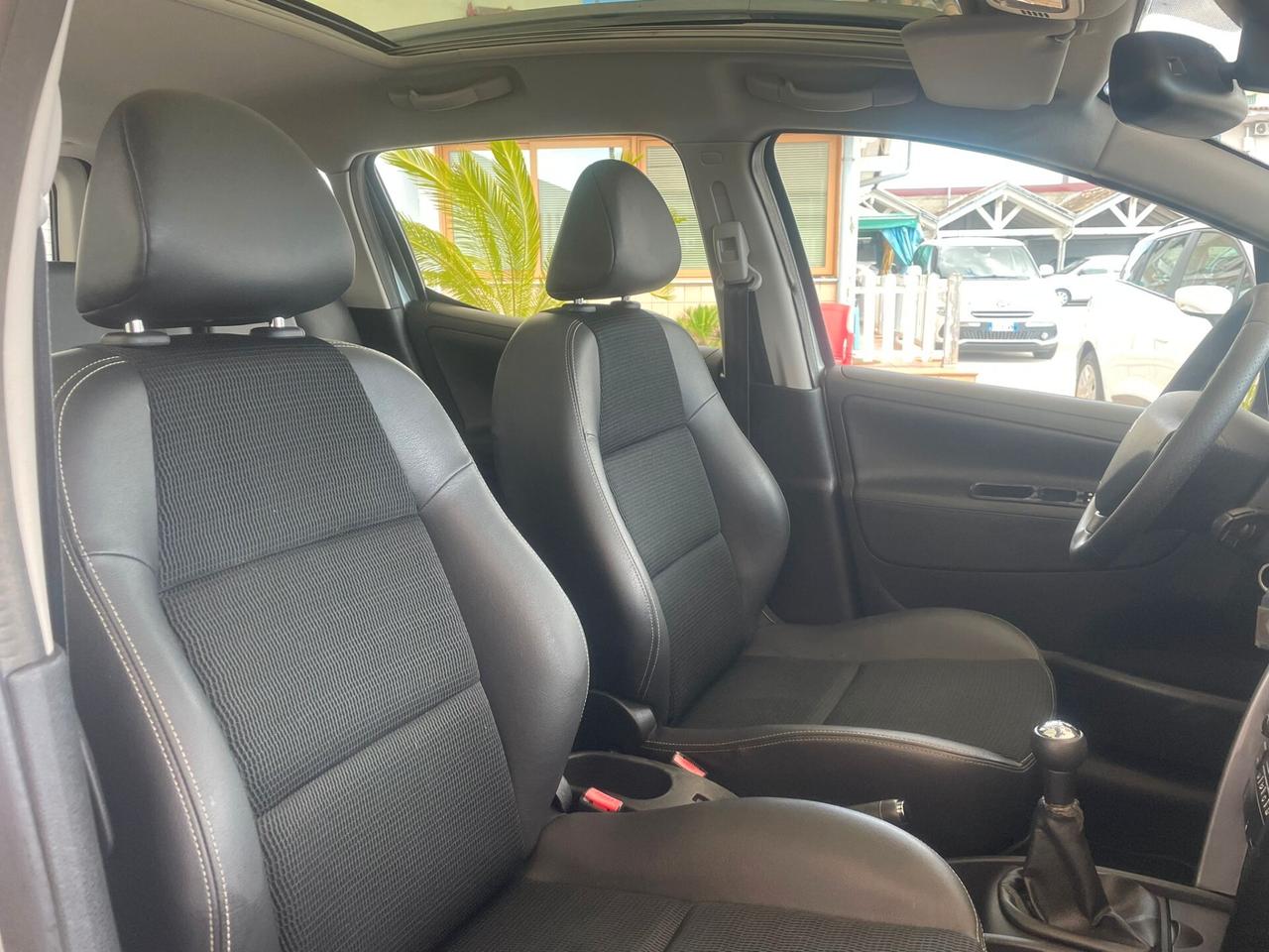 Peugeot 207 1.6 8V HDi 93CV SW Ciel Allure
