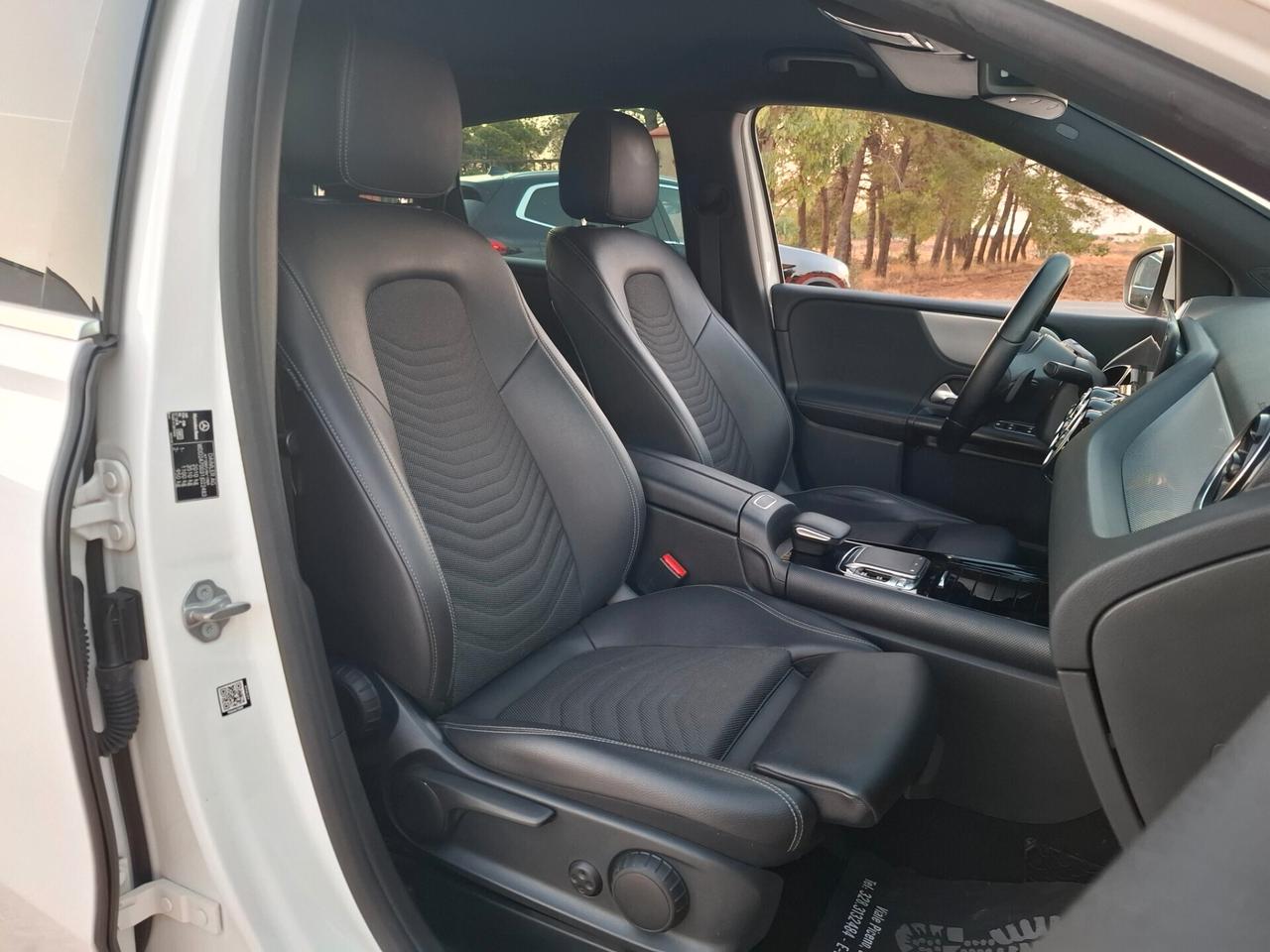 Mercedes B 180 d 115cv AUTOM. *NAVY-VIRTUAL- LED*