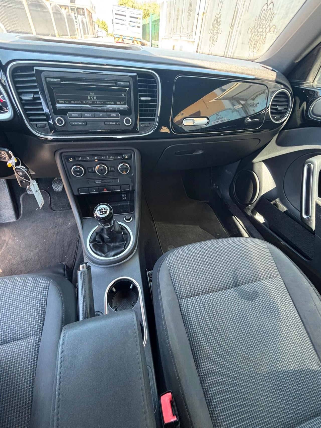 Volkswagen Maggiolino 1.6 TDI Design ANNO 2012