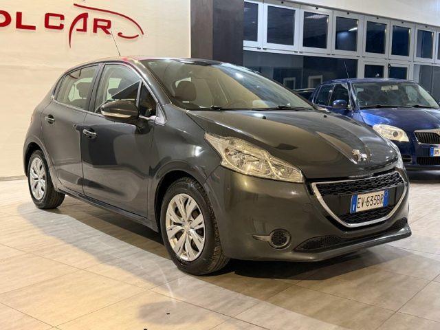 PEUGEOT 208 1.4 8V HDi 68CV 5P. Allure