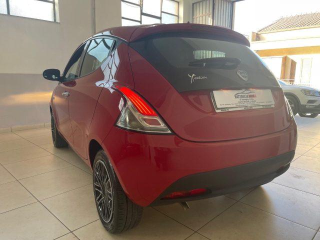 LANCIA Ypsilon 1.0 FireFly 5 porte S&S Hybrid Ecochic Silver