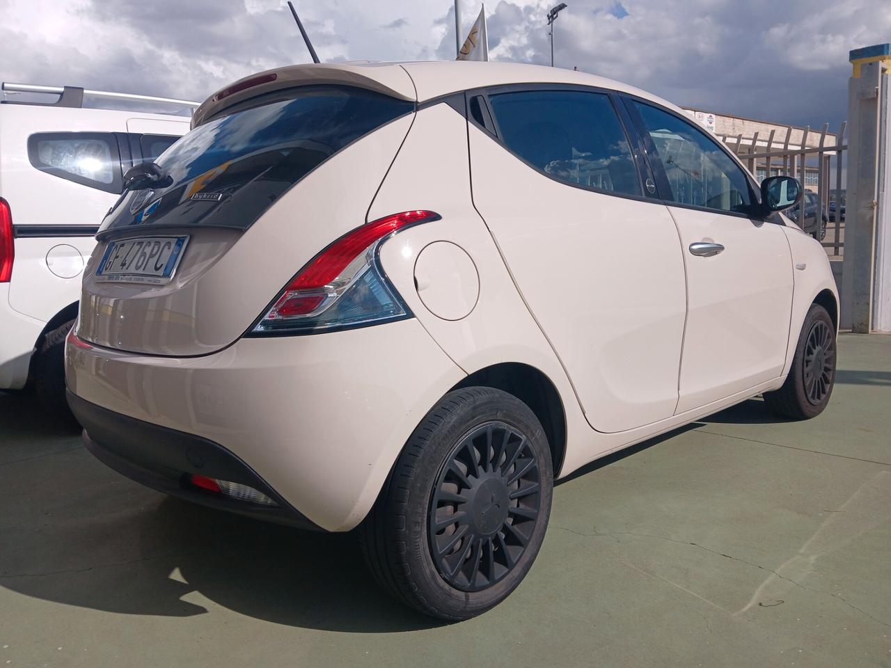 LANCIA Ypsilon 1.000 Hybrid 69cv Km41.300