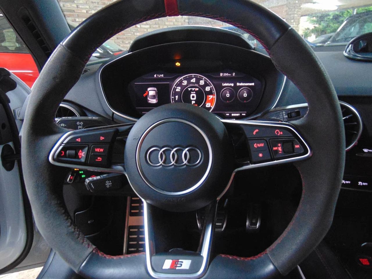 Audi TTS Coupé TFSI quattro S tronic sport attitude