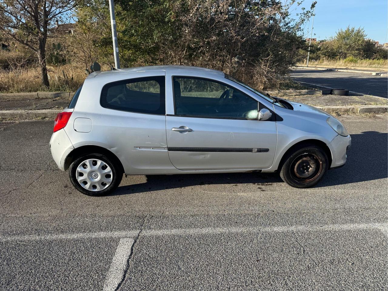 Renault Clio benzina 120000 km neopatentati euro 4