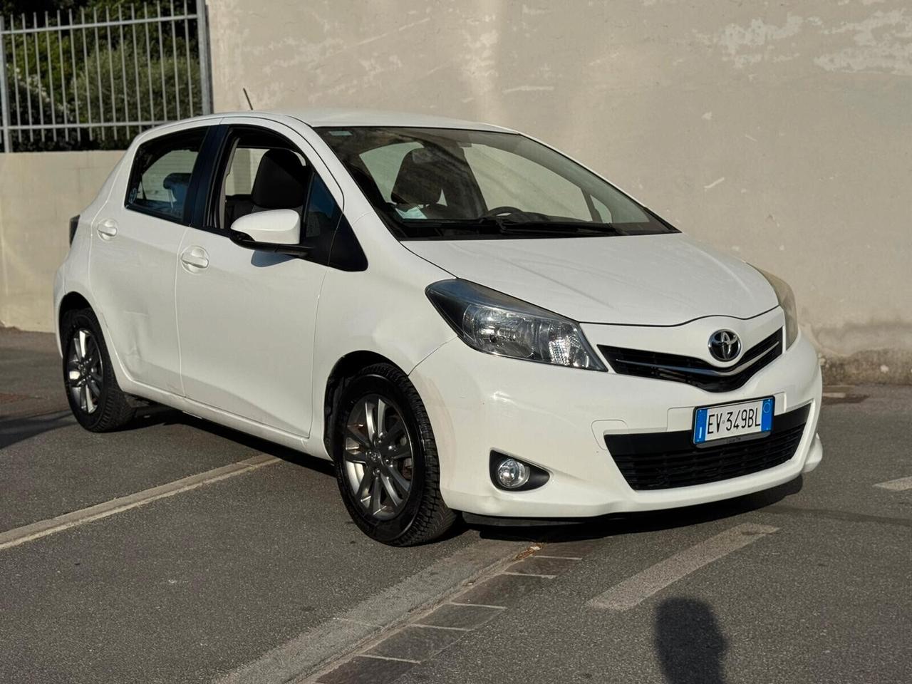 Toyota Yaris 1.0 5 porte Lounge