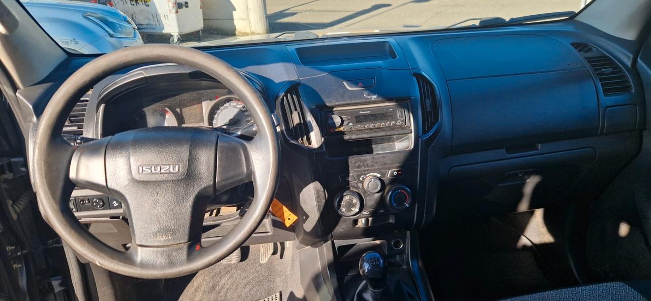 ISUZU 1,9 CREW CAB SATELLITE 4WD
