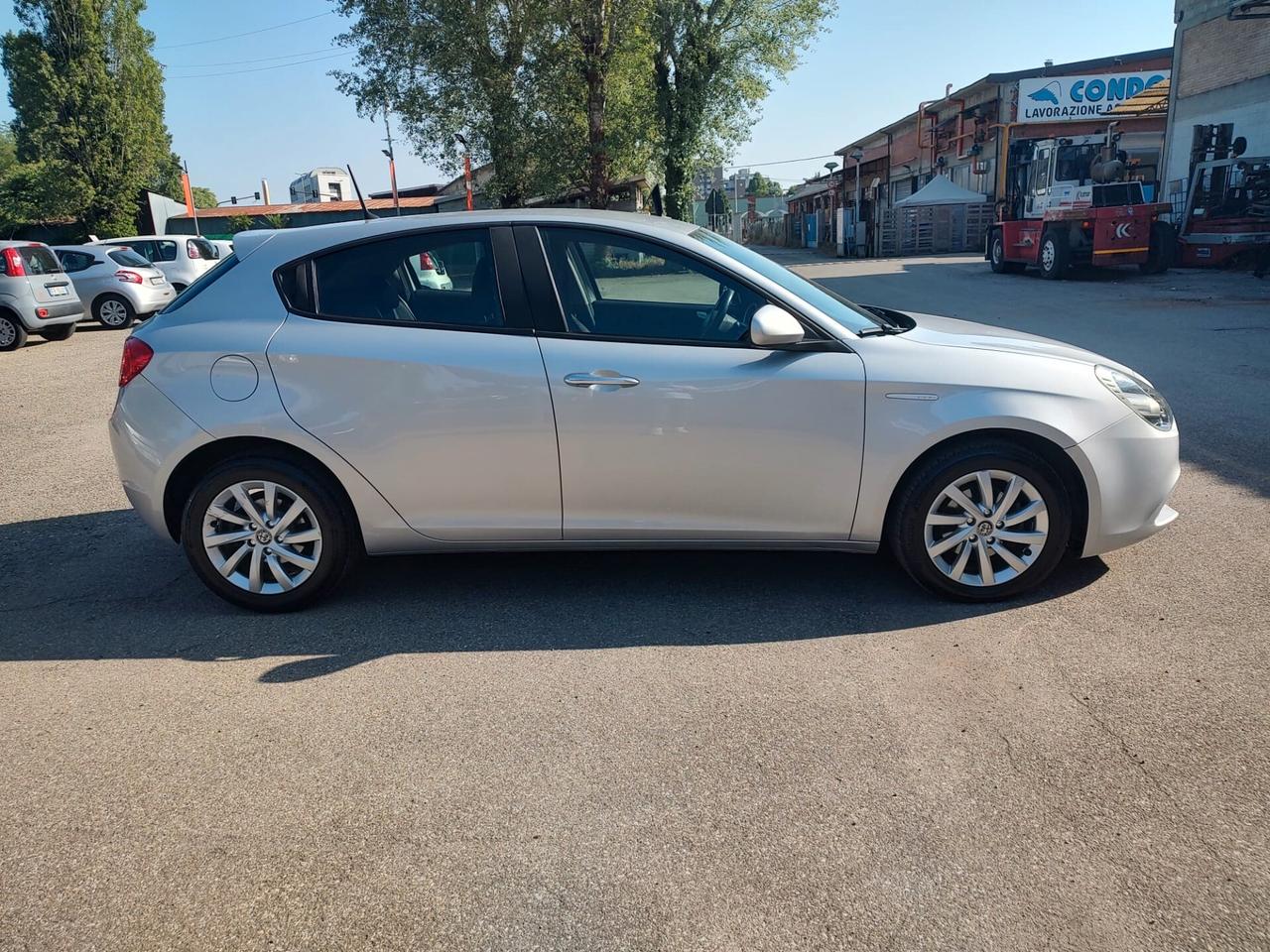 Alfa Romeo Giulietta 1.6 JTDm 120 CV Super, OK NEOPATENTATI, GARANZIA L.12 MESI