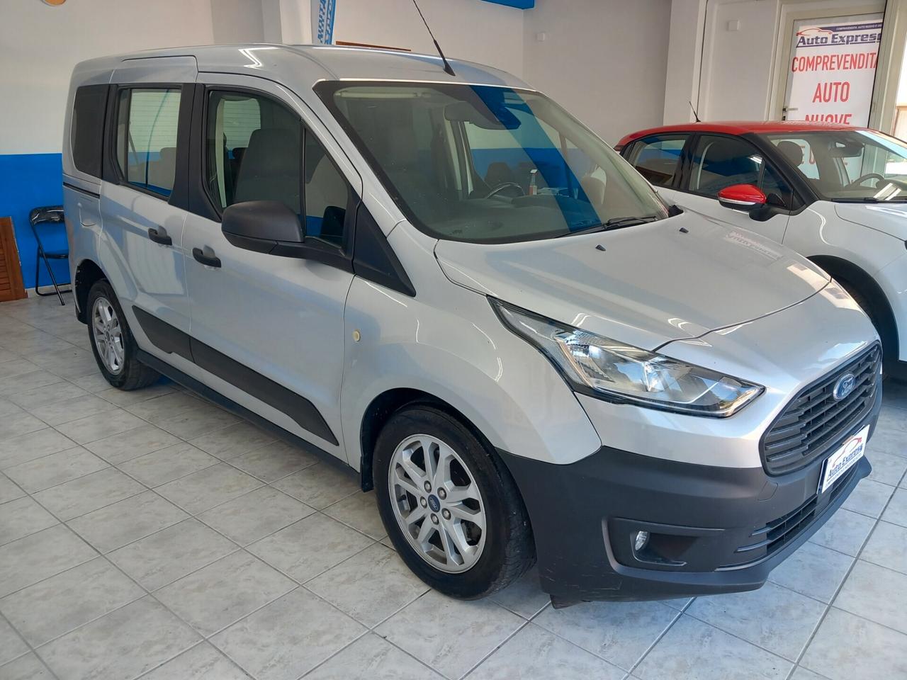 Ford Tourneo Connect 1.5 TDCi 120 CV anno 2019 km 125 mila