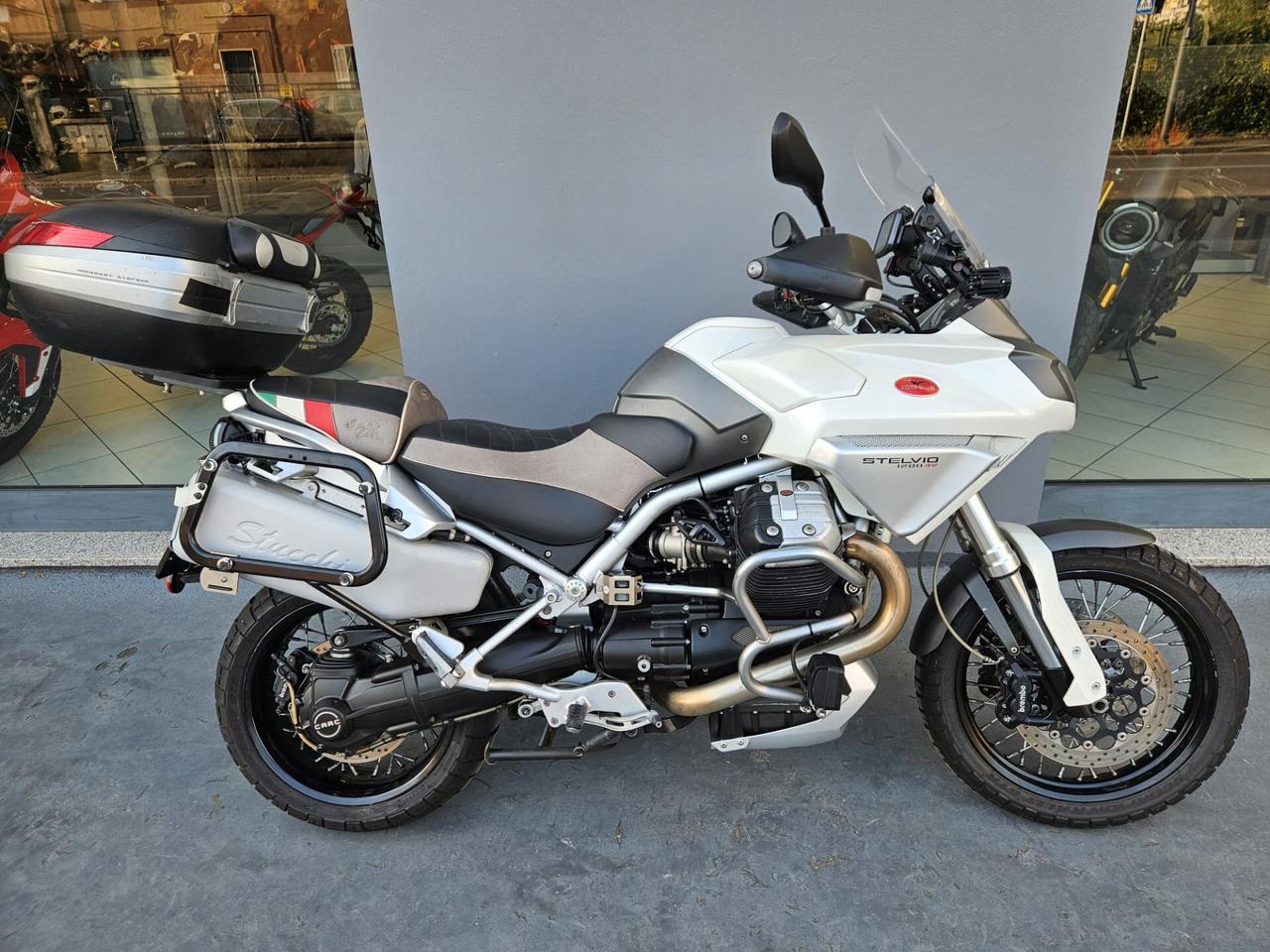 Moto Guzzi Stelvio 1200 - 2009