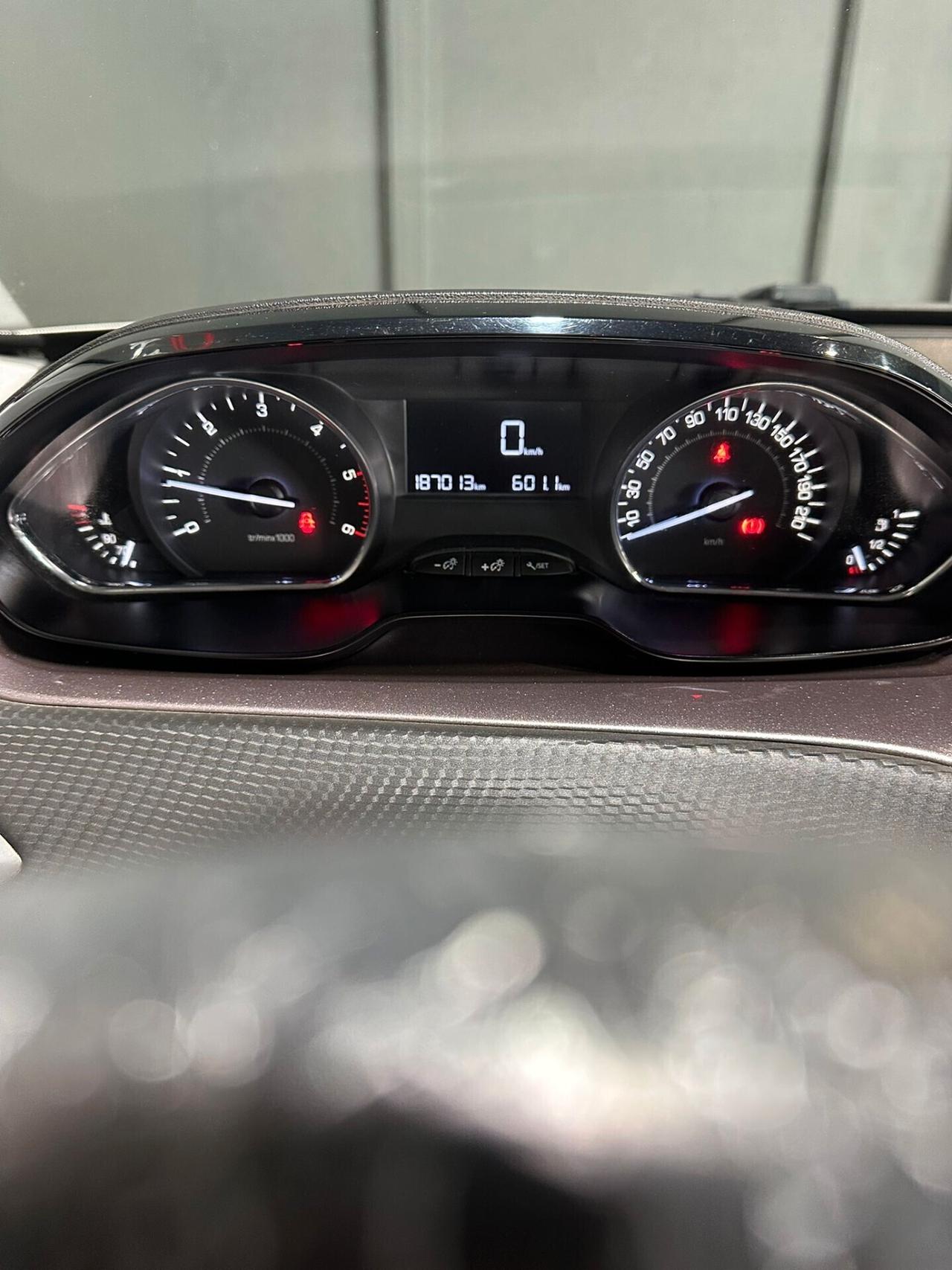 Peugeot 2008 1.6 HDi 92 CV Urban Cross