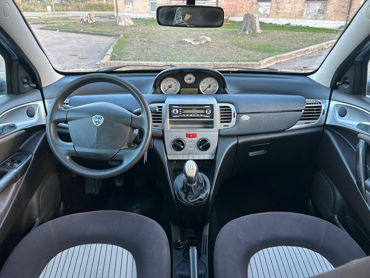Lancia Ypsilon 1.3 MJT 75 CV Oro Targa DR379HT