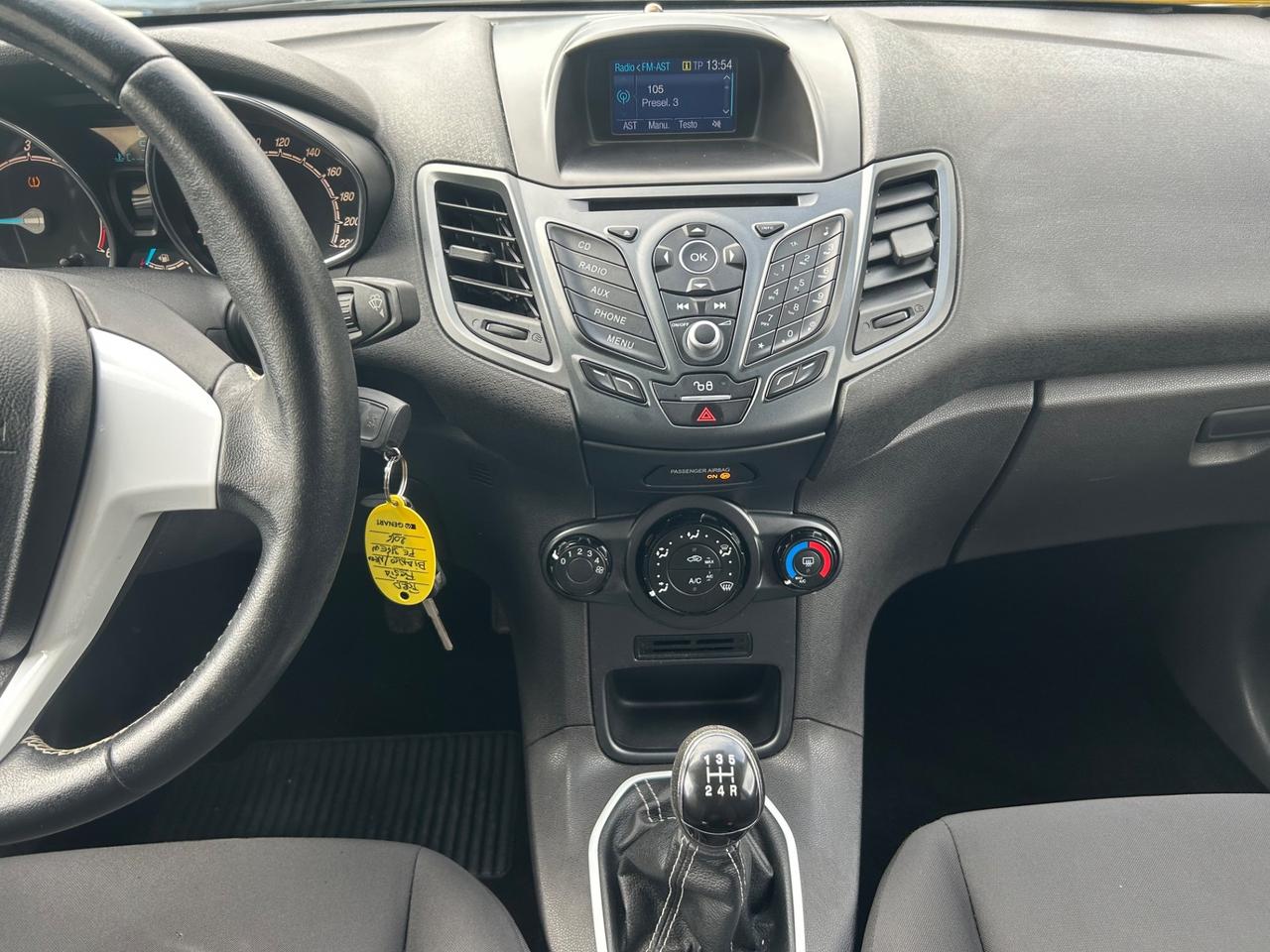Ford Fiesta 1.5 TDCi Black & White Edition Euro 6B