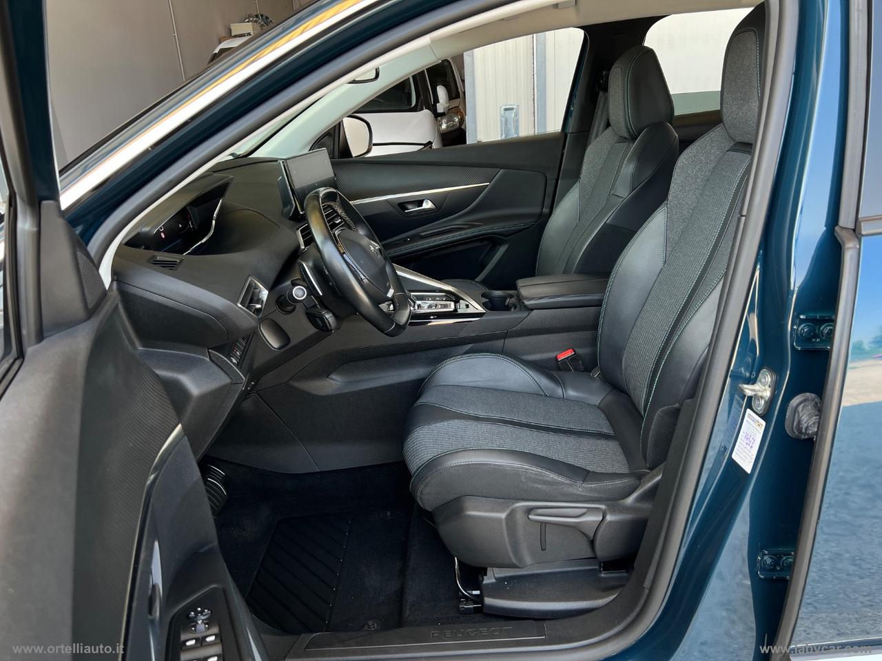 PEUGEOT 3008 PureTech Turbo 130 S&S EAT8 Allure IVA DEDUCIBILE