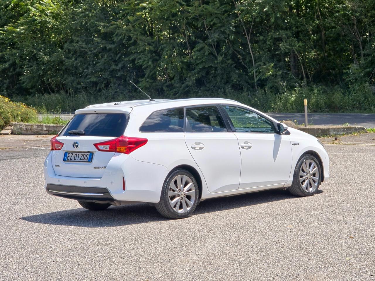 Toyota Auris Touring Sports 1.8 Hybrid Active 2015-E6 Automatico NEO