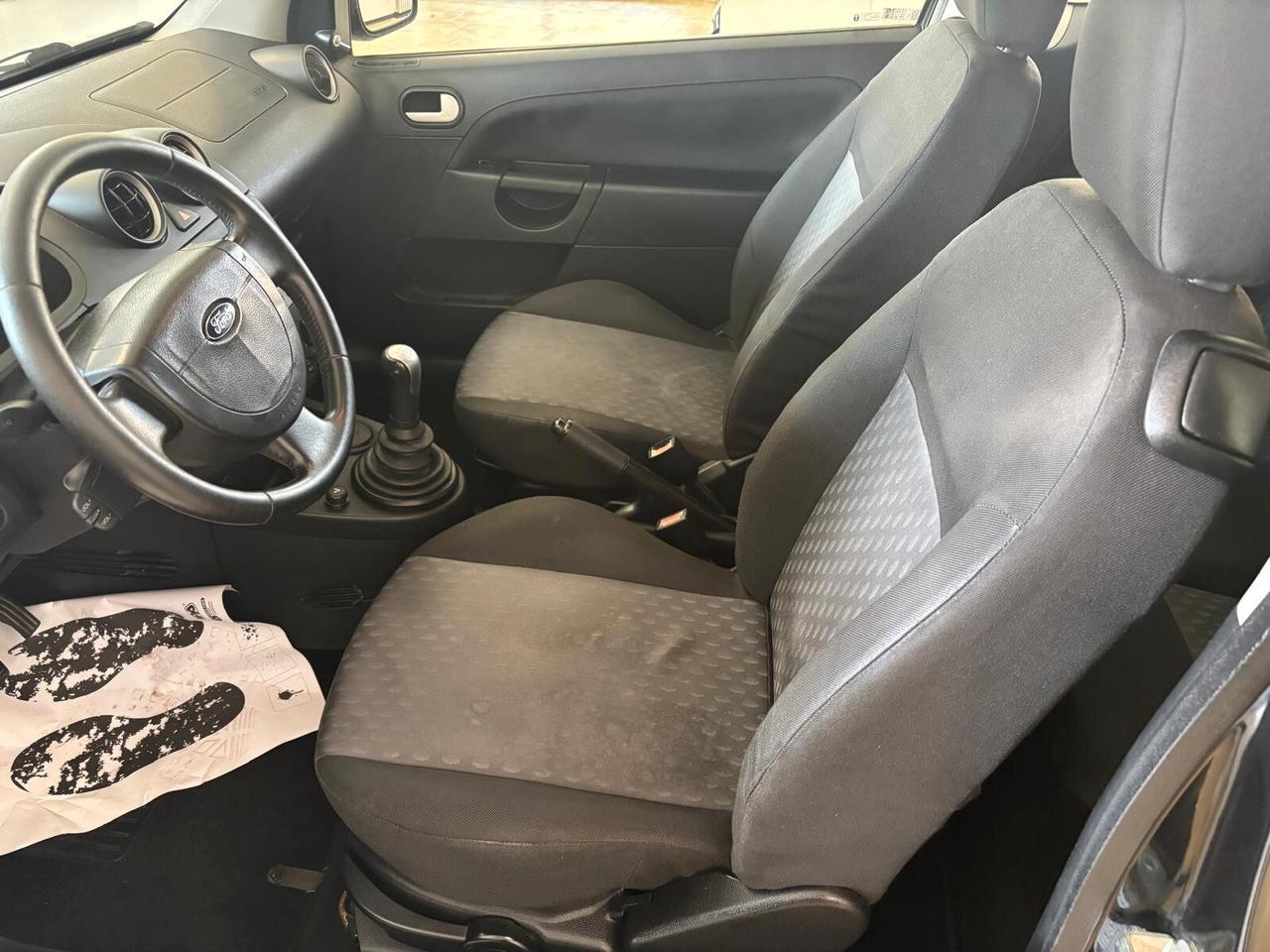 FORD FIESTA ANNO 2005 DS 1.4 ADATTA NEOPATENTATI KM 200 MILA