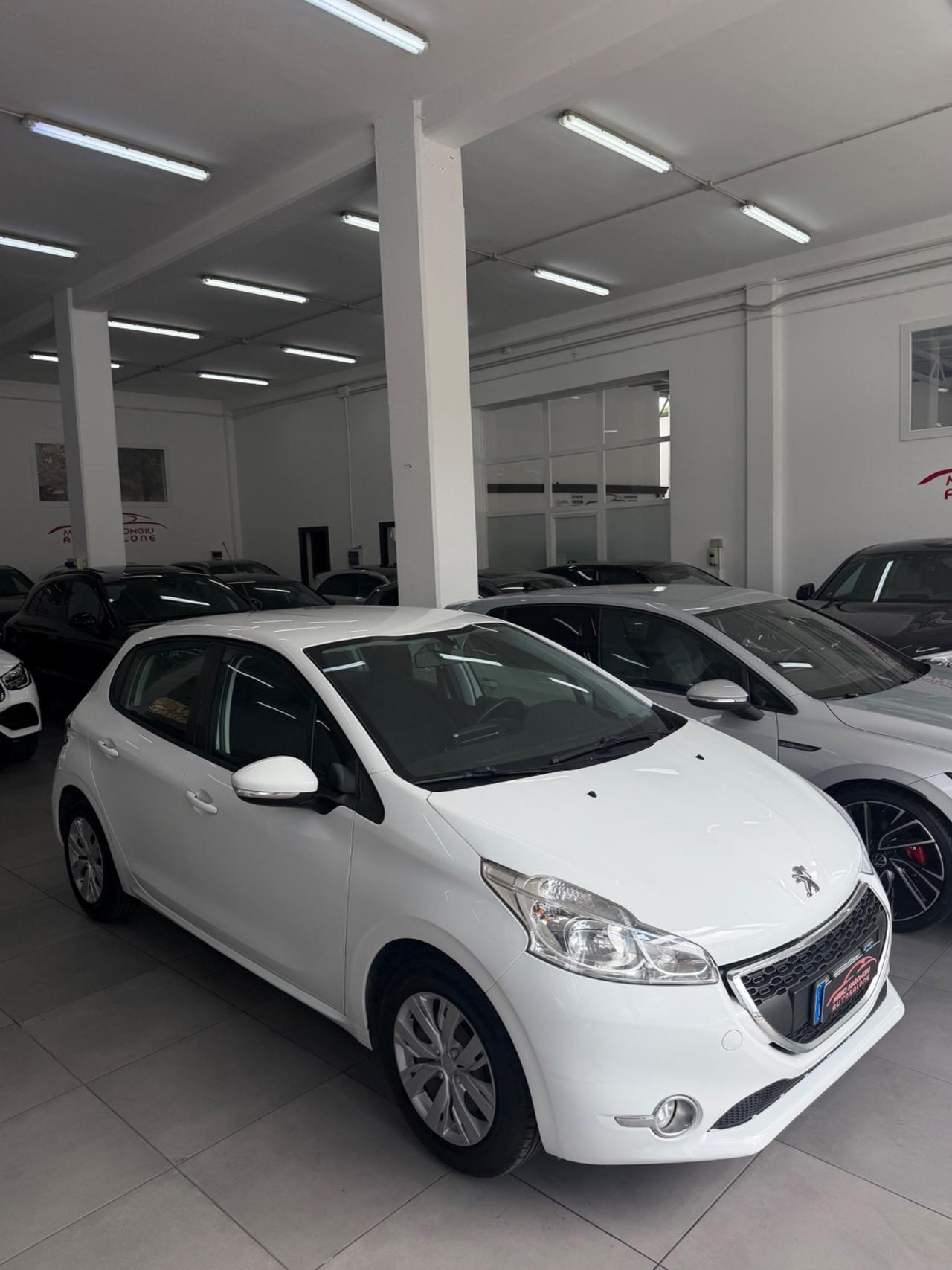 Peugeot 208 1.2 BENZ 5 porte FINANZIABILE