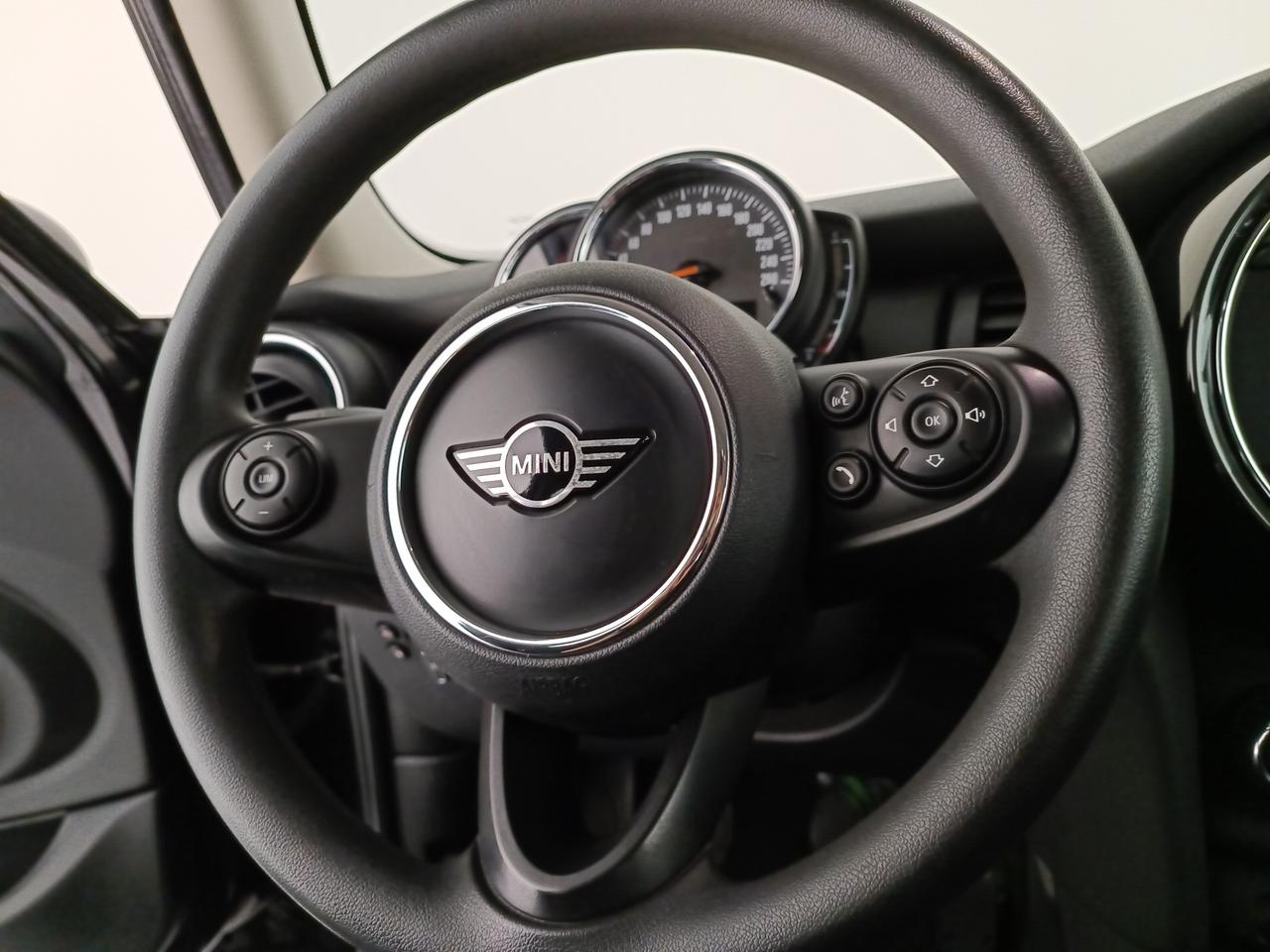 MINI Mini IV F55 2018 5p - Mini 5p 1.5 One 75cv