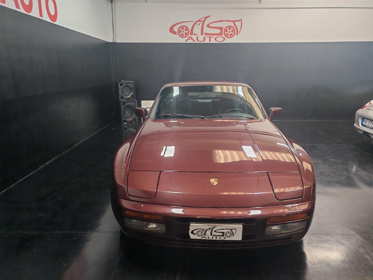 Porsche 944 Turbo targa oro