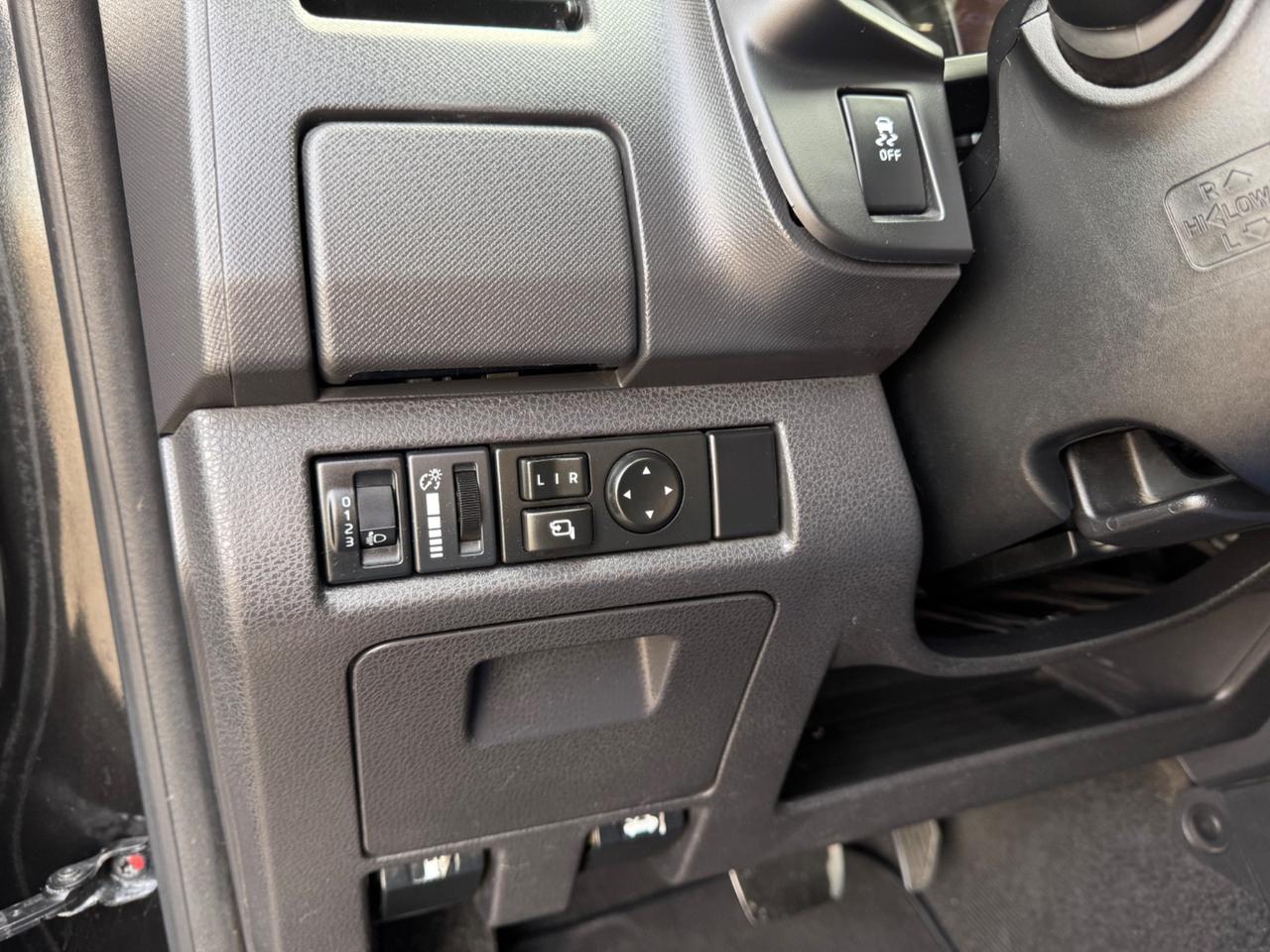 Isuzu D-Max 2.5 Crew Cab Solar A/T 4WD