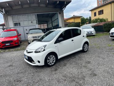 Toyota Aygo 1.0 12V VVT-i 5 porte Active Connect*NAVI*NEOPATENTATI