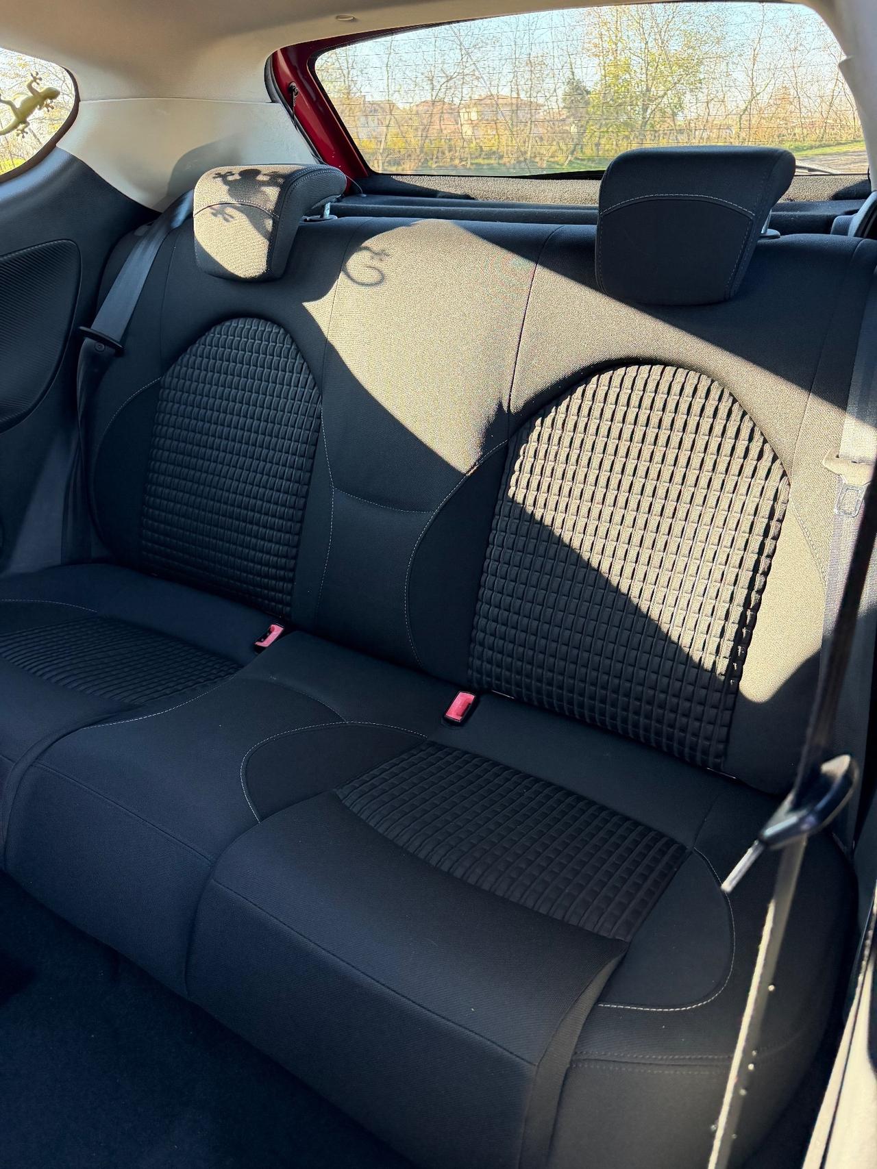 Alfa Romeo MiTo 1.6 JTDm 16V Distinctive Sport Pack