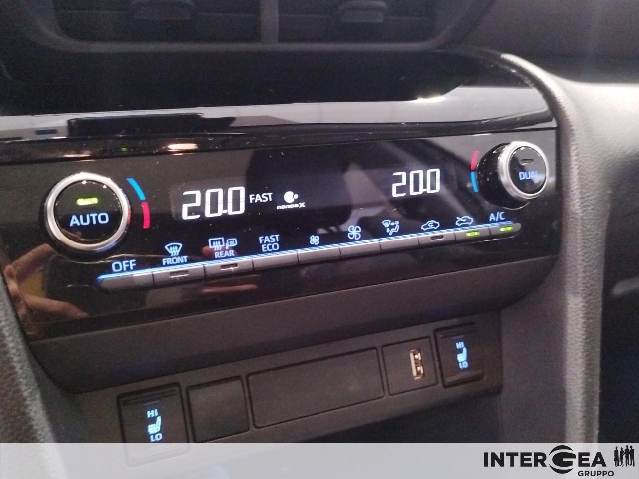 TOYOTA Yaris Cross 1.5h Lounge fwd 116cv e-cvt