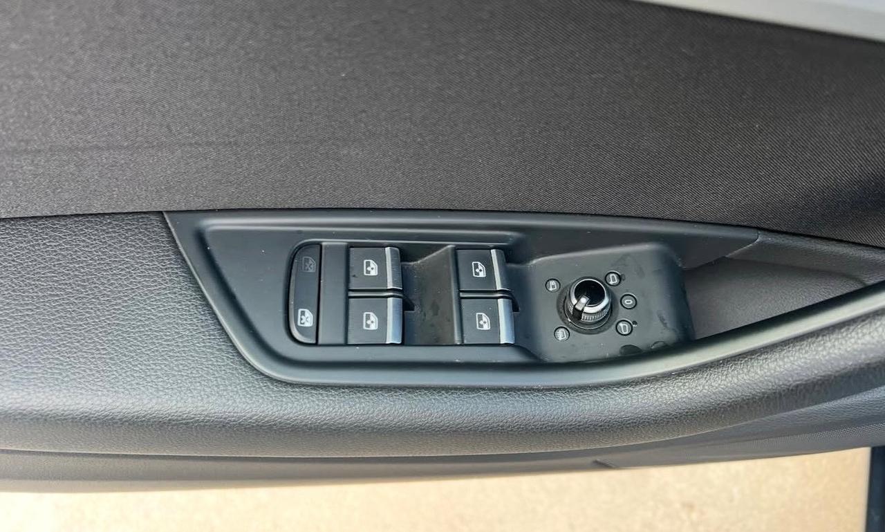Audi A4 Avant 35 TDI S tronic Business Advanced PDC