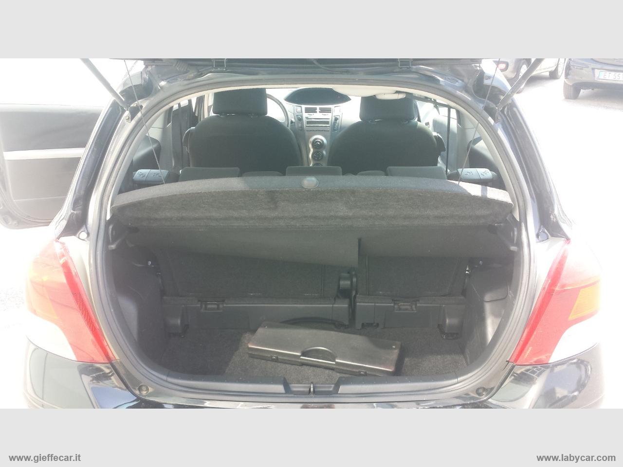 TOYOTA Yaris 1.0 3p. Sol NEO-PATENTATO