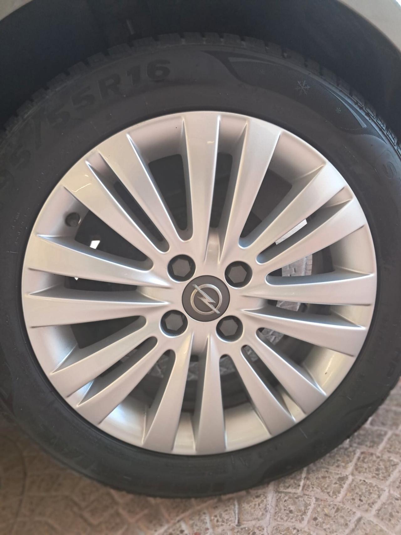 Opel Corsa 1.2 GPL-NEOPATENTATI-(2012)-Euri 4350