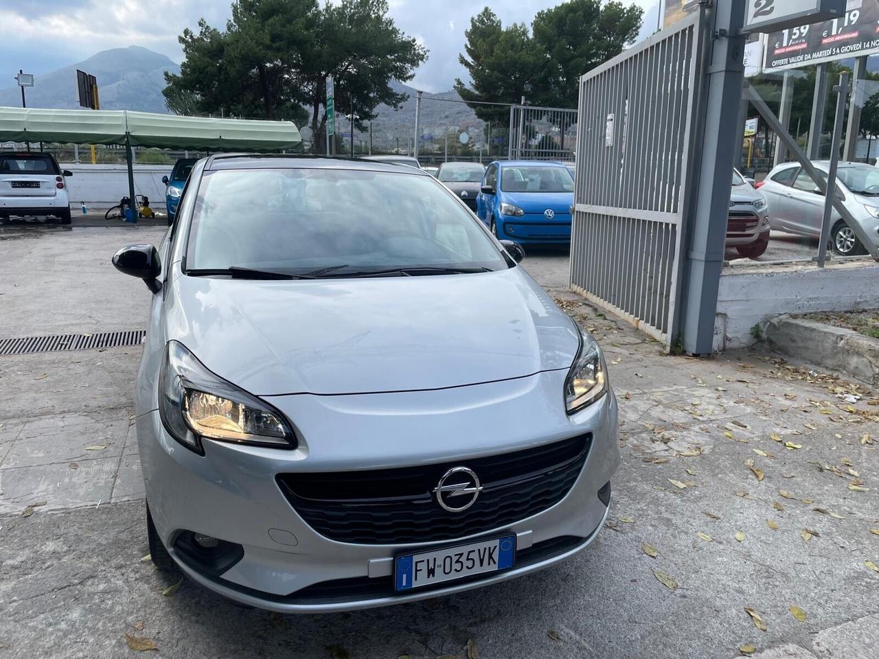 Opel Corsa 1.2 5 porte Black Edition