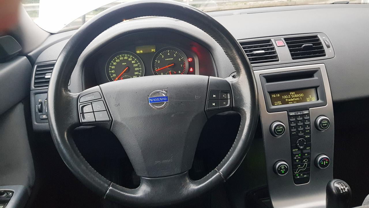 V50 1.6 16V MOMENTUM 94.000 KM. 10/2008