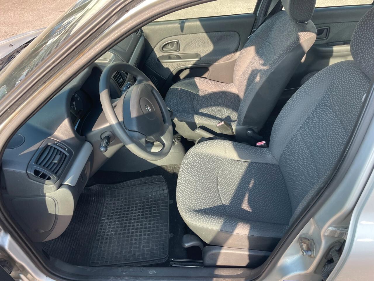 Renault Clio Storia 1.2 5 porte GPL