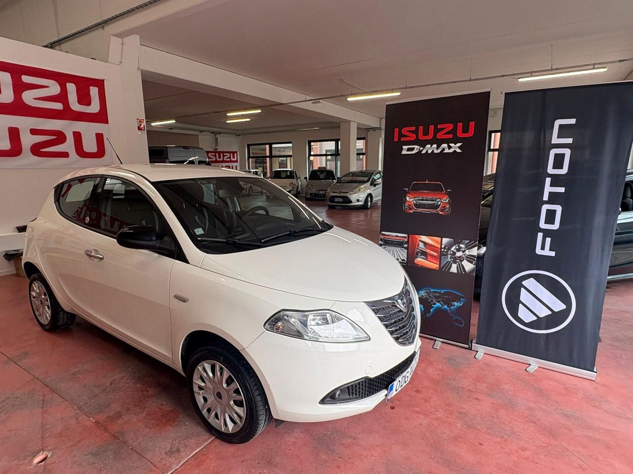 LANCIA YPSILON ECOCHIC-SILER serie3 Benzina -METANO 900 CV 85 Km 90.326 Per NEOPATENTATI garanzia 12 mesi
