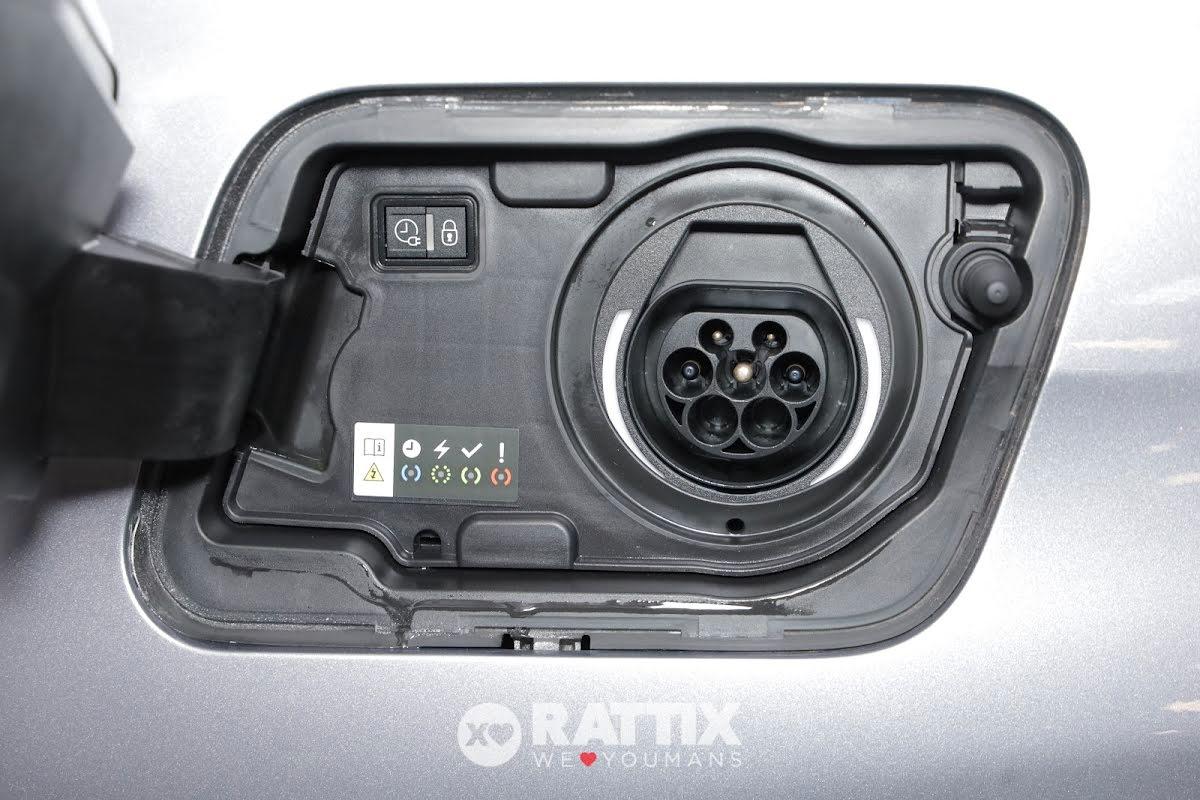 Peugeot 3008 1.6 Hybrid4 300CV GT Pack e-EAT8