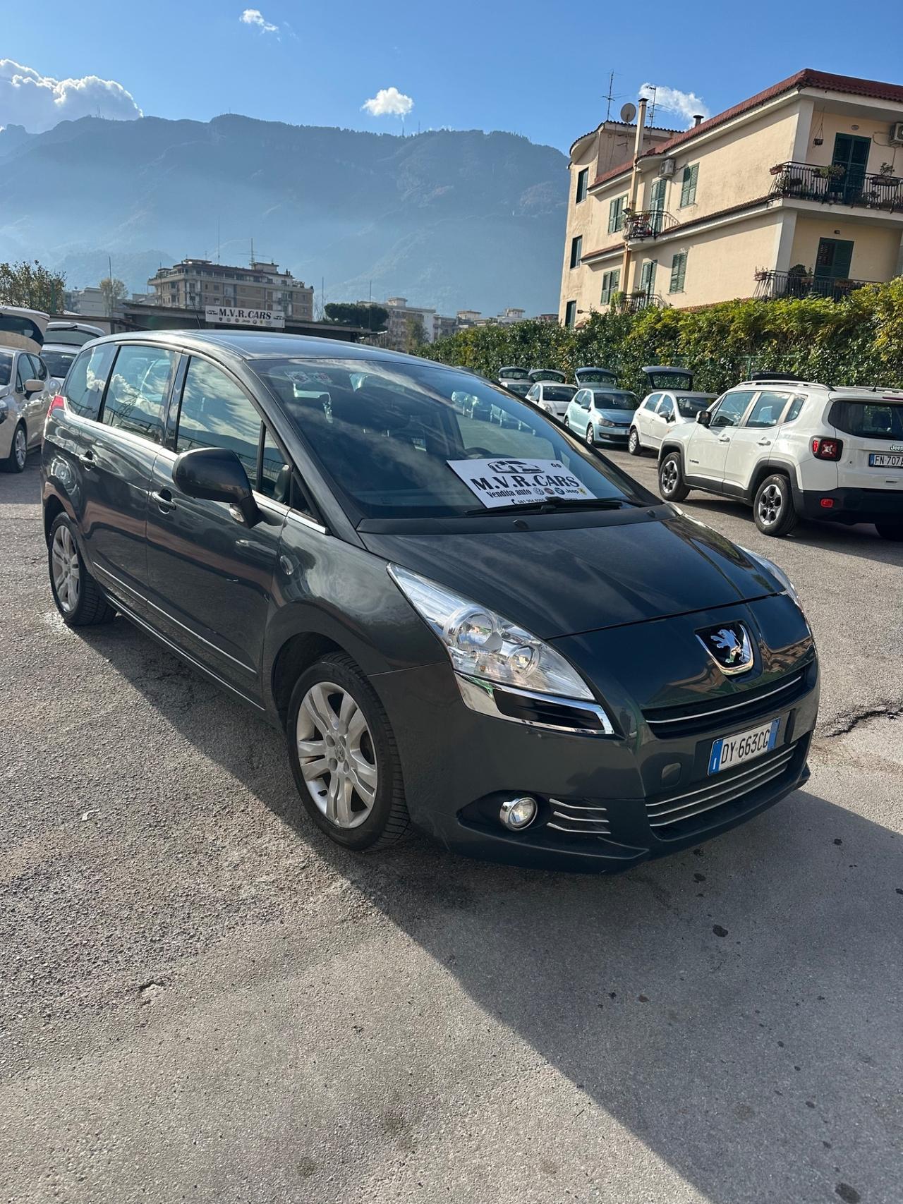 Peugeot 5008 2.0 HDi 150CV Féline