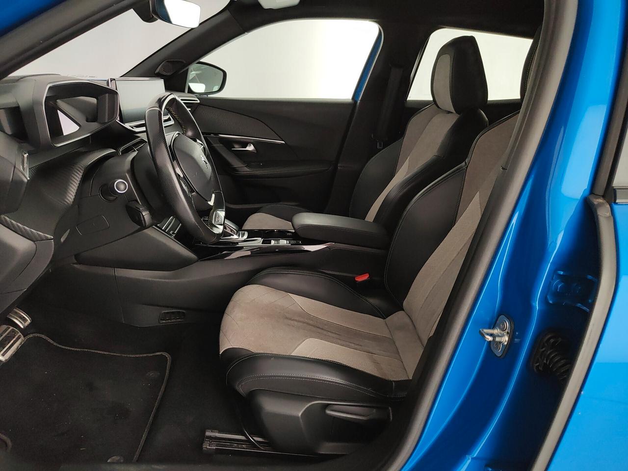 Peugeot 2008 motore elettrico 136 CV GT Pack